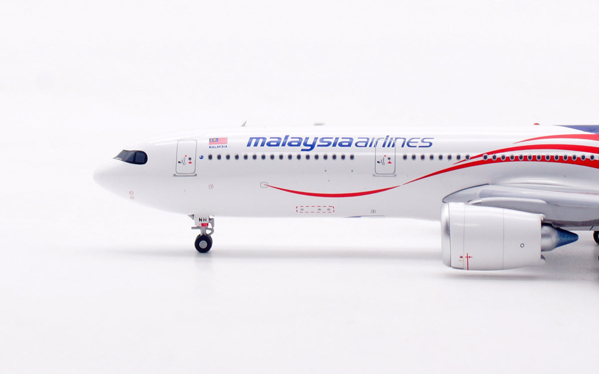 1/400 Malaysia Airlines A330-900NEO 9M-MNH AV4406 - image 9