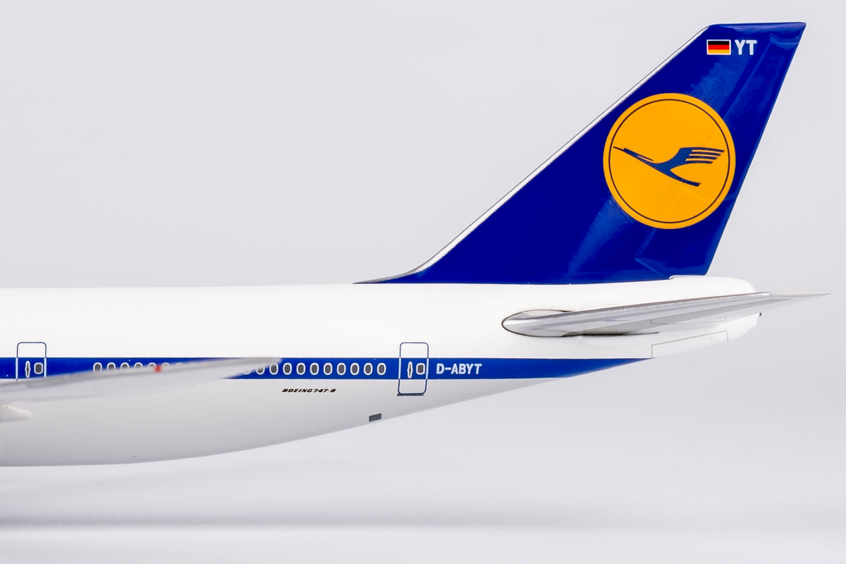 1/400 Lufthansa Boeing 747-8 D-ABYT NGDLH021