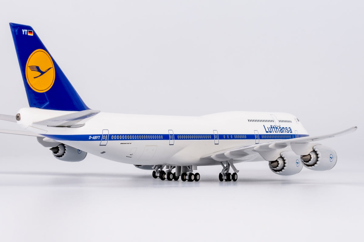 1/400 Lufthansa Boeing 747-8 D-ABYT NGDLH021