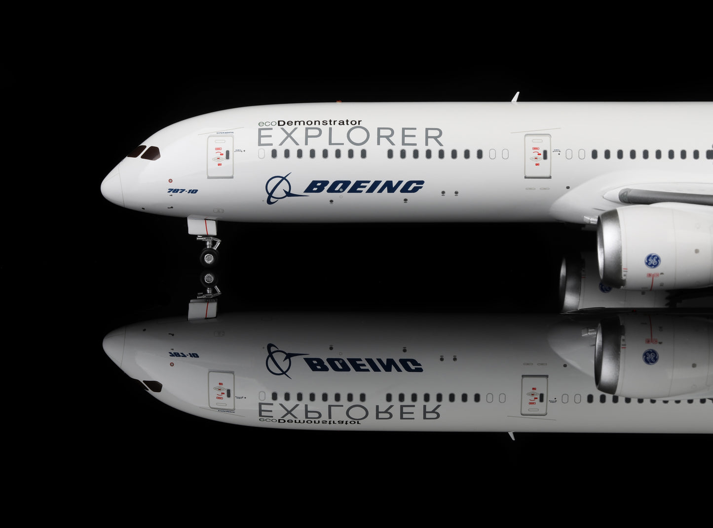 Boeing 787-10 Dreamliner Boeing House Color N829OV