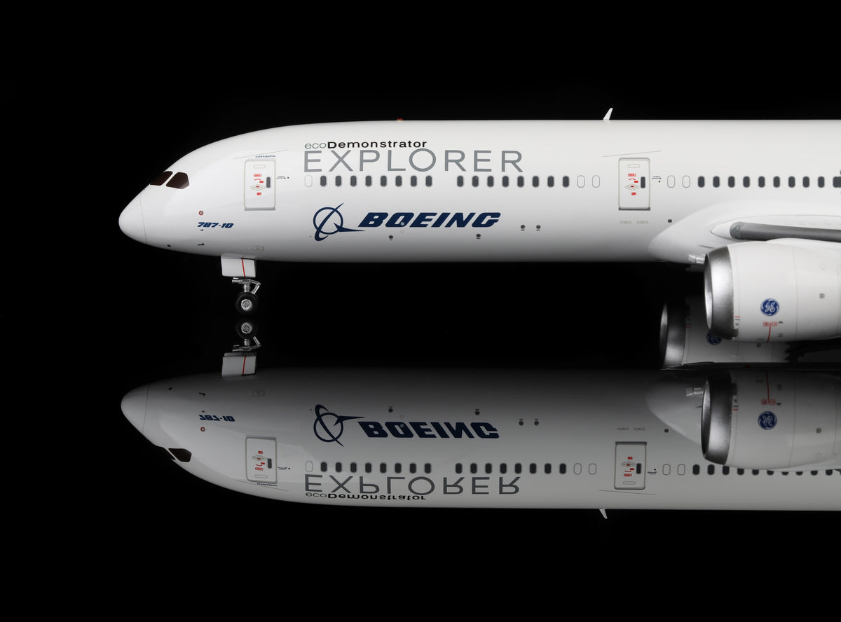 Boeing 787-10 Dreamliner Boeing House Color N829OV