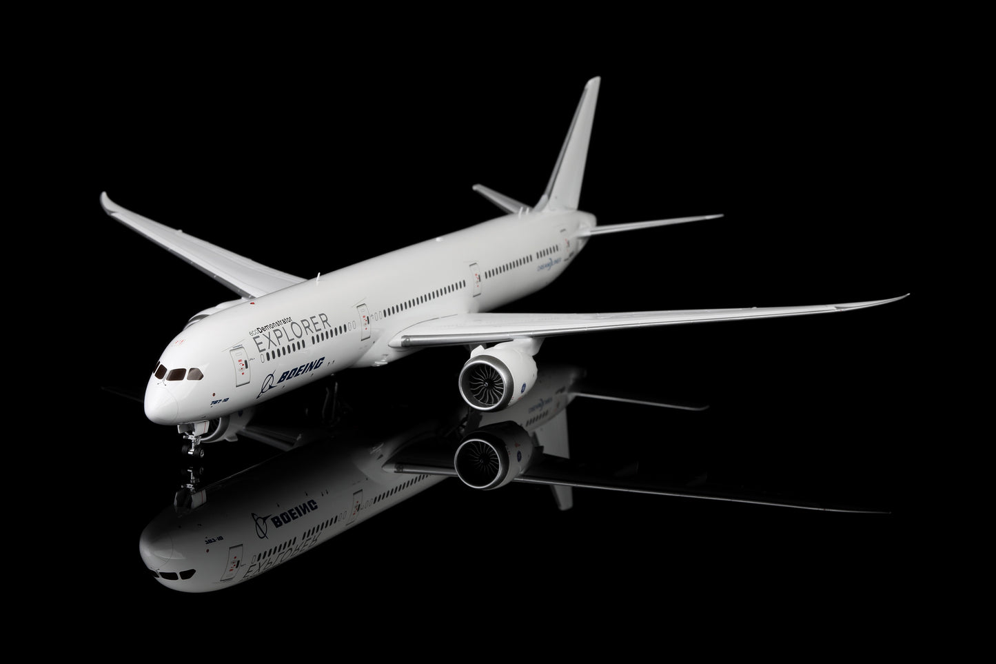 Boeing 787-10 Dreamliner Boeing House Color N829OV