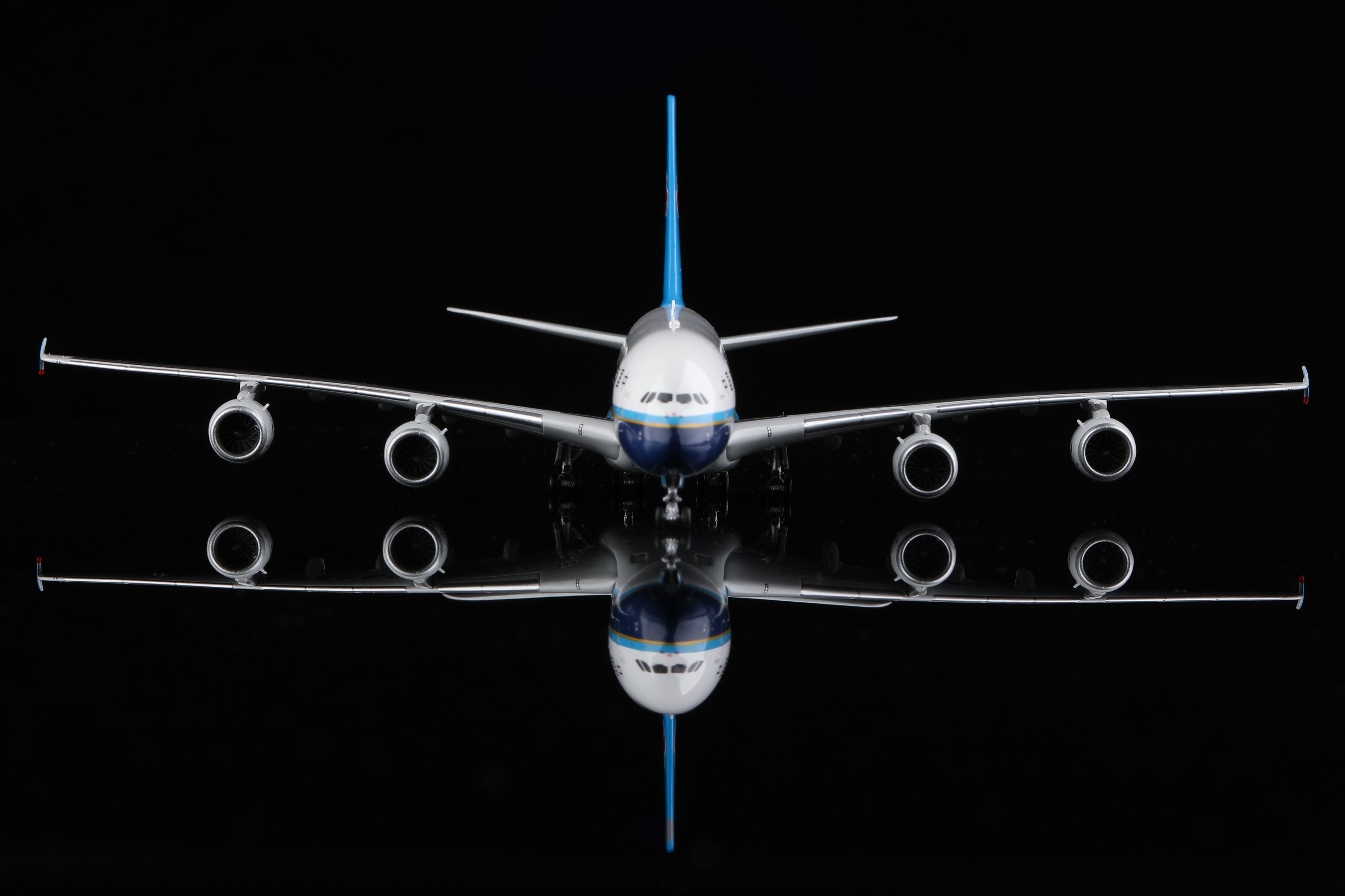 China Southern Airlines A380 "With SkyTeam Logo" B-6137 A581502 - cover