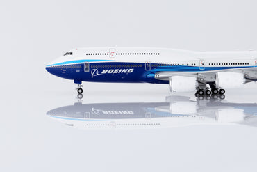 1/400 Boeing Company B747-8 Blue "House livery" B631003