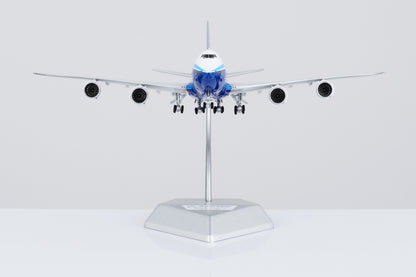 1/400 Boeing Company B747-8 Blue "House livery" B631003