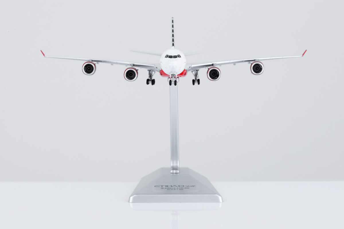 1/400 Etihad Airways A340-642 A6-EHJ "Abu Dhabi GP 2013" HY346099