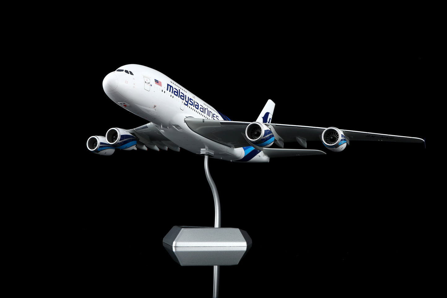 Malaysia Airlines A380-800 9M-MNB