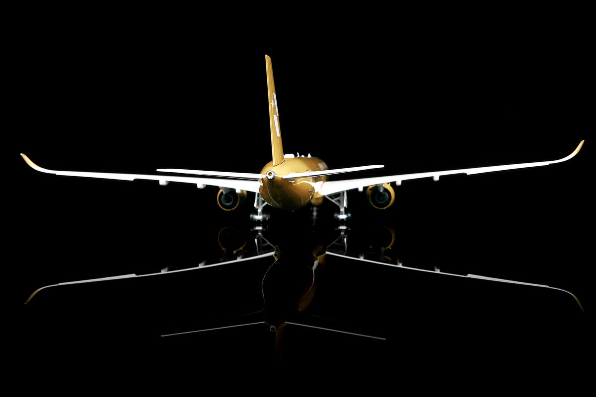 1/200 Starlux Airlines A350-1000 “Airsorayama Golden” B-58554 L2410 / L2410FD