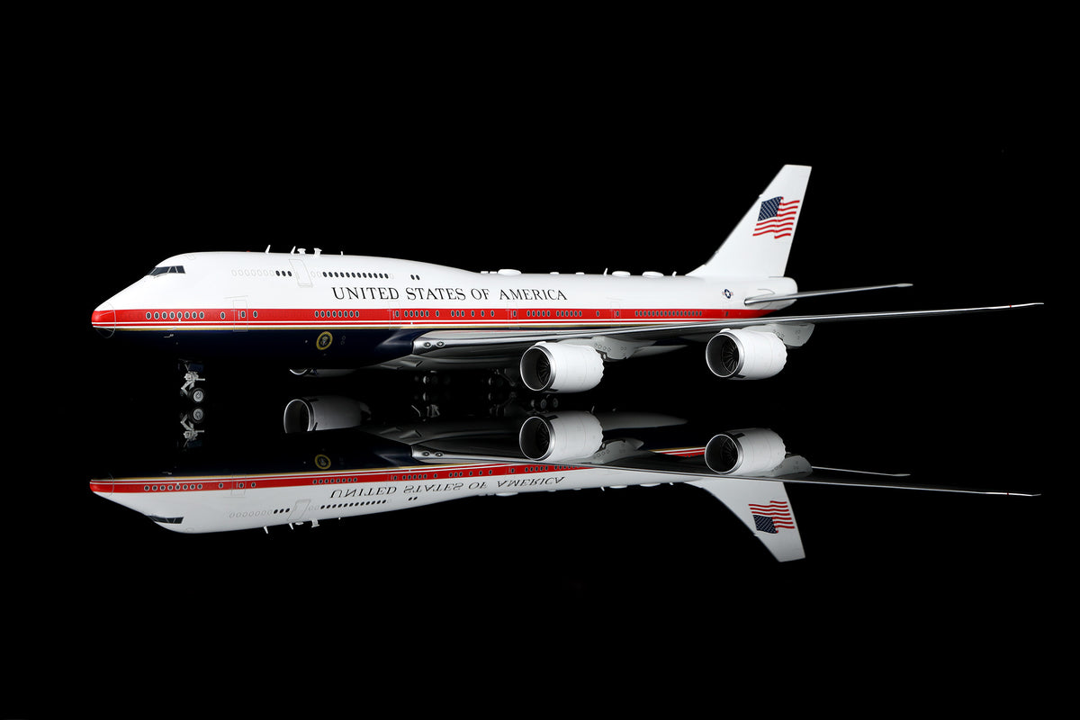 1/200 US Air Force One B747-8 31000 L2418FD Flaps Down - image 8