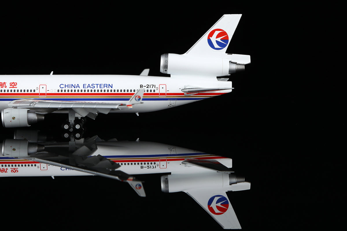 China Eastern Airlines McDonnell Douglas MD-11F B-2171 M101101F Flaps Down