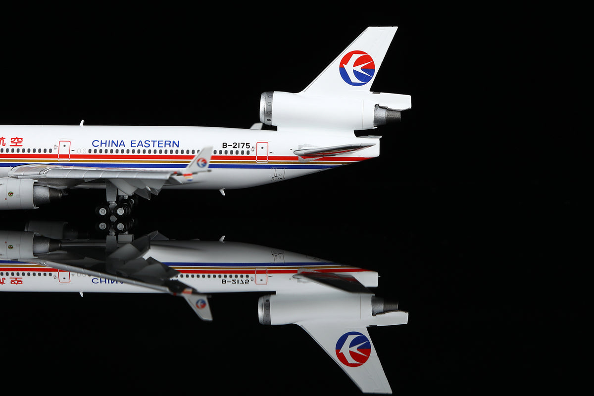 China Eastern Airlines McDonnell Douglas MD-11FB-2175 M101105F Flaps Down