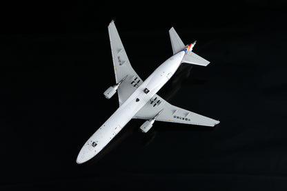 China Eastern Airlines McDonnell Douglas MD-11F B-2170 M111100C Interactive Series