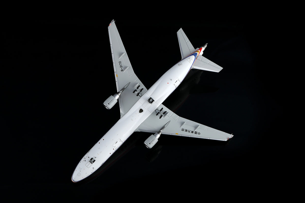 China Eastern Airlines McDonnell Douglas MD-11F B-2172 M111102C Interactive Series