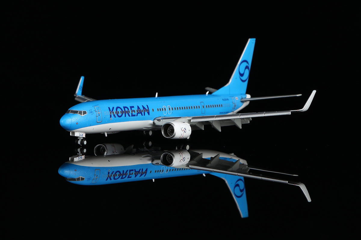 KOREAN Air "New Colors" B737-900 HL8248 B470401F Flaps Down