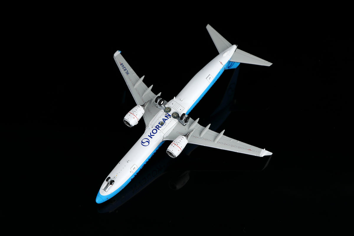 KOREAN Air "New Colors"B737-900 HL8248 B470401