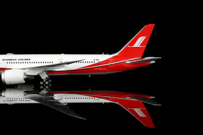 Shanghai Airlines B787-9 Dreamliner B-1113