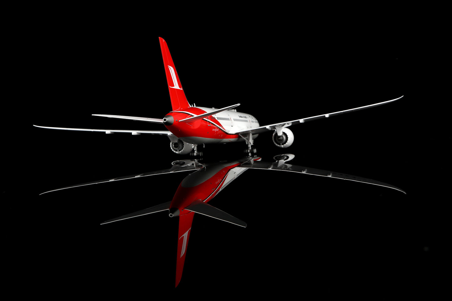 Shanghai Airlines B787-9 Dreamliner B-1113