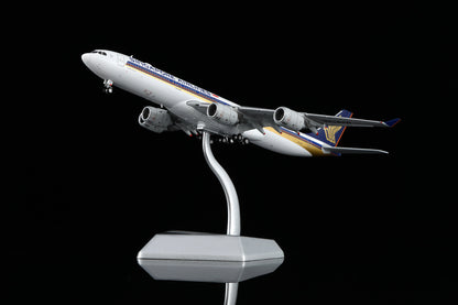 Singapore Airlines Airbus A340-500 9V-SGD A530104F Flaps Down
