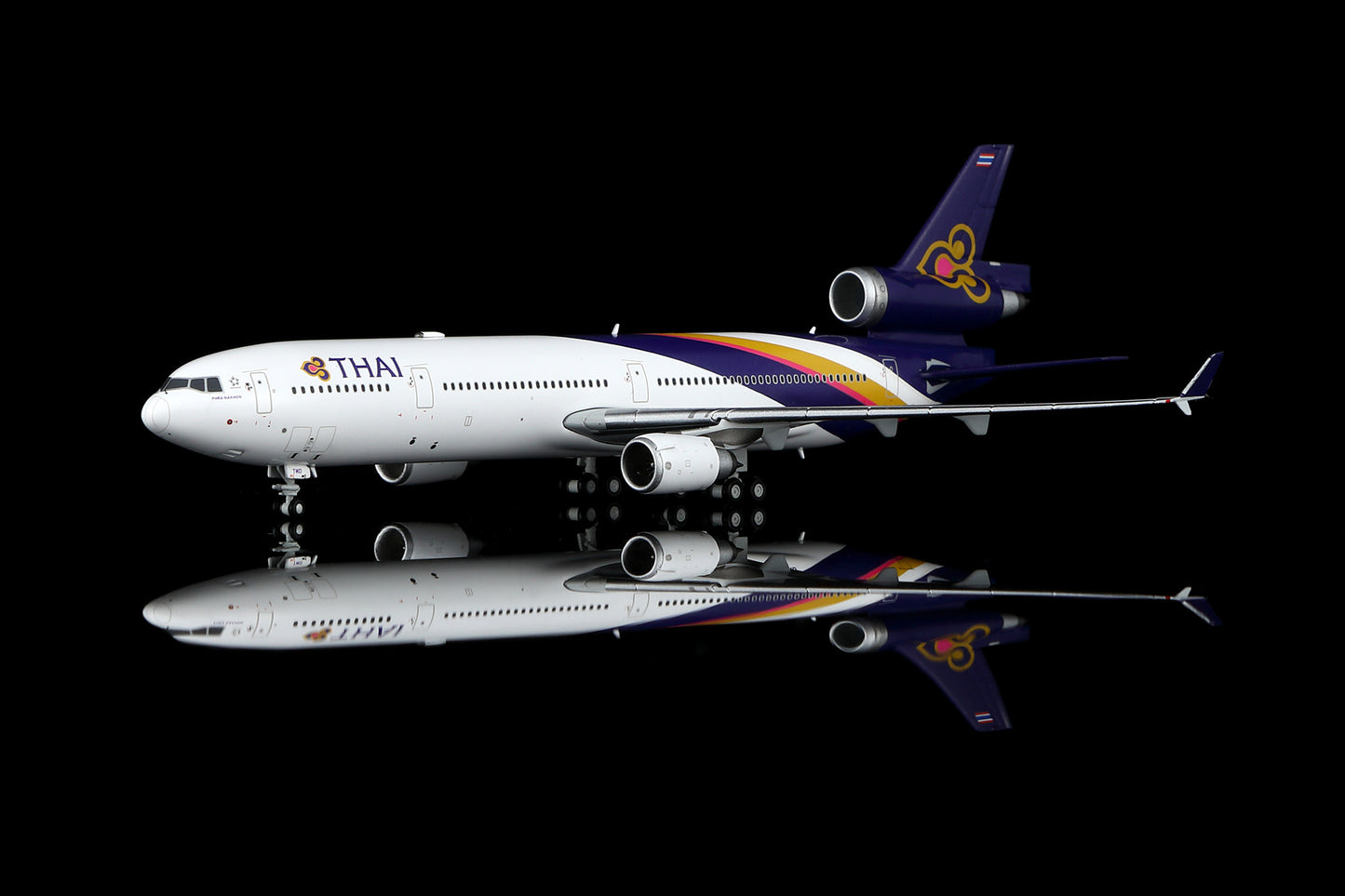 Thai Airways MD-11 HS-TMD Standard Version