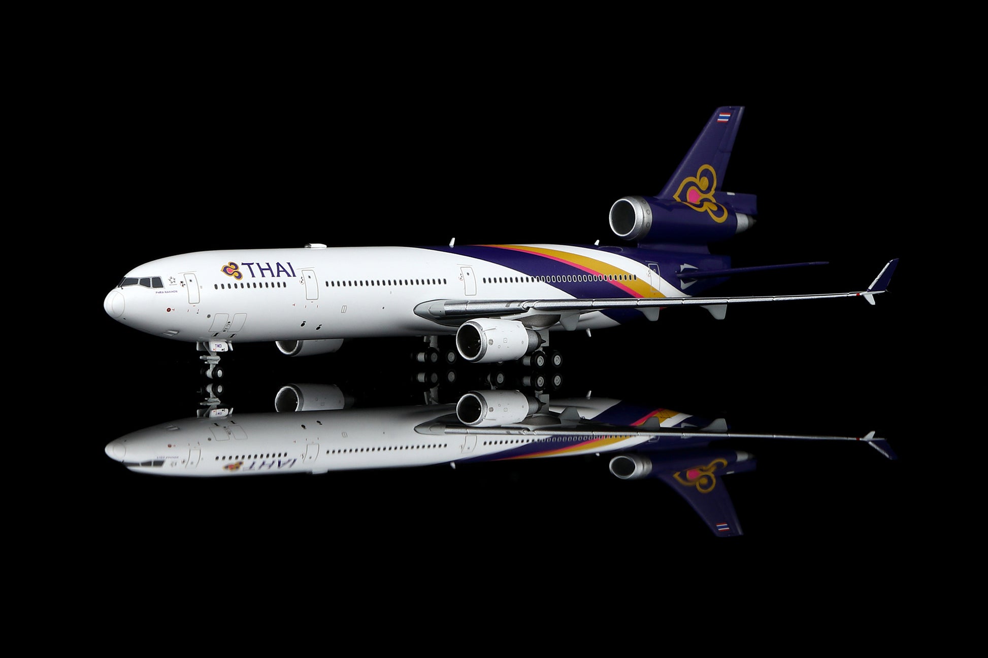 Thai Airways MD-11 HS-TMD Standard Version
