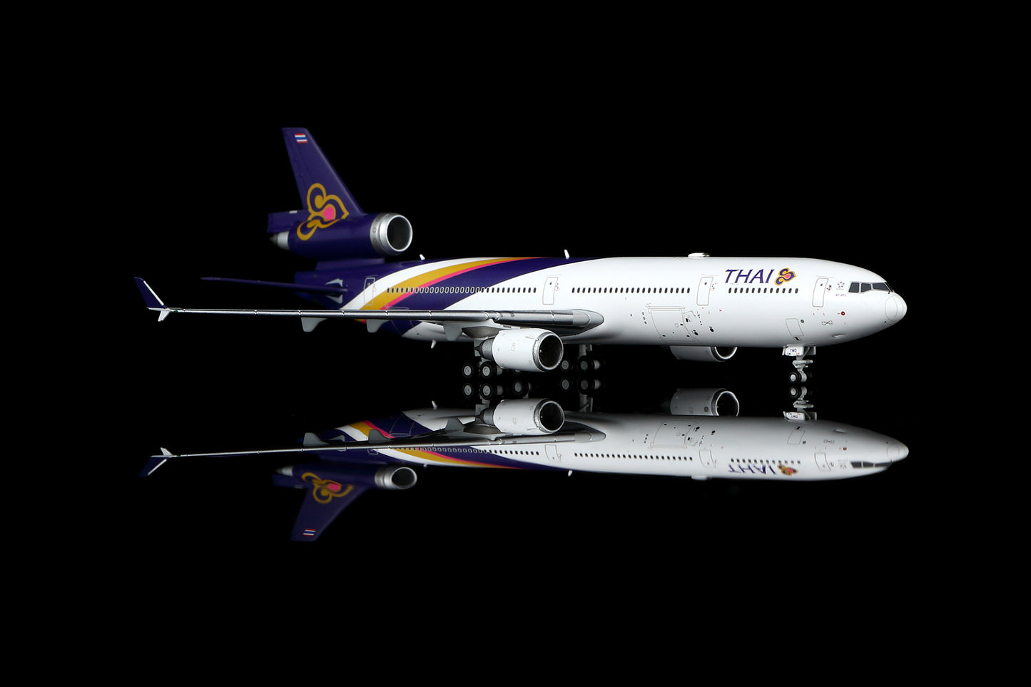 Thai Airways MD-11 HS-TMD Standard Version