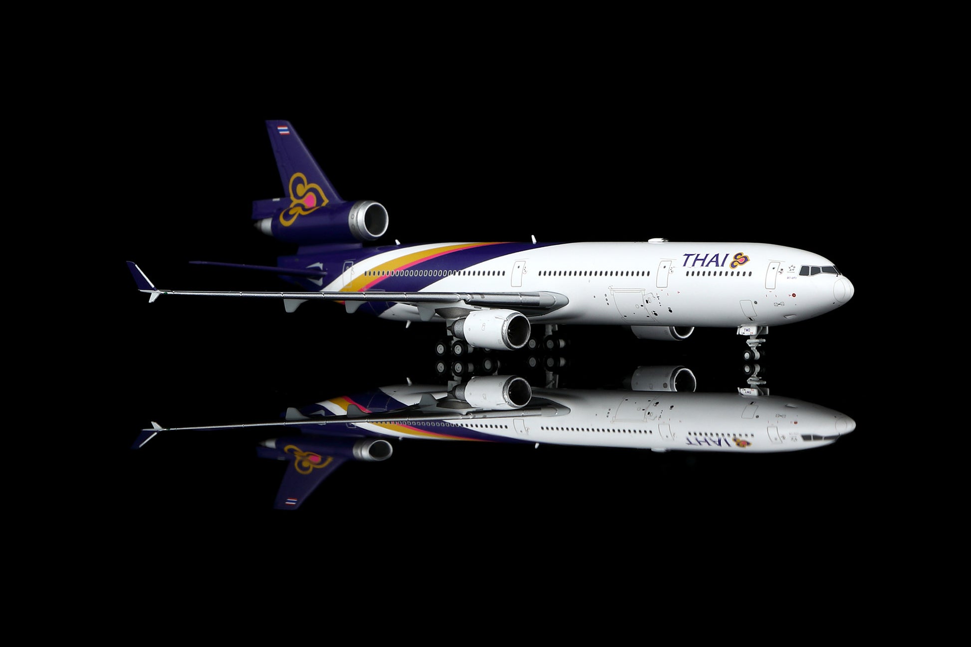 Thai Airways MD-11 HS-TMD Standard Version