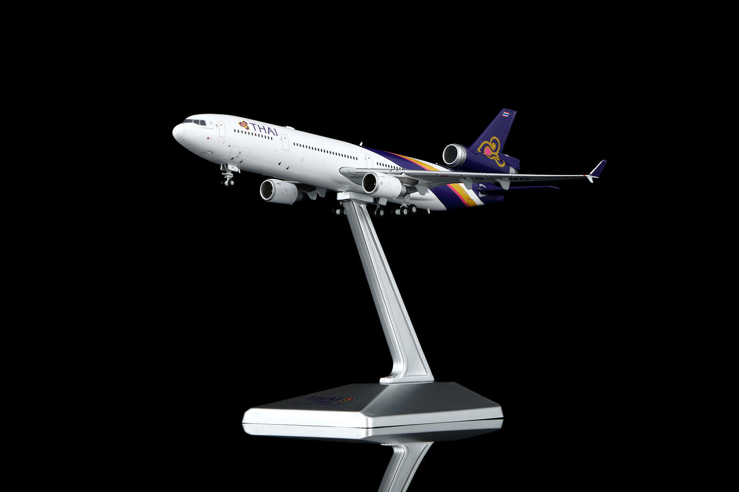 Thai Airways MD-11 HS-TMD Standard Version
