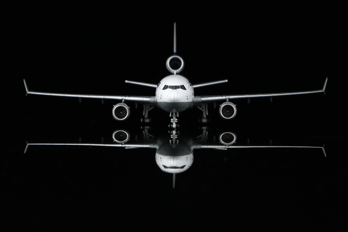 Lufthansa MD-11 D-ALCH Standard Version