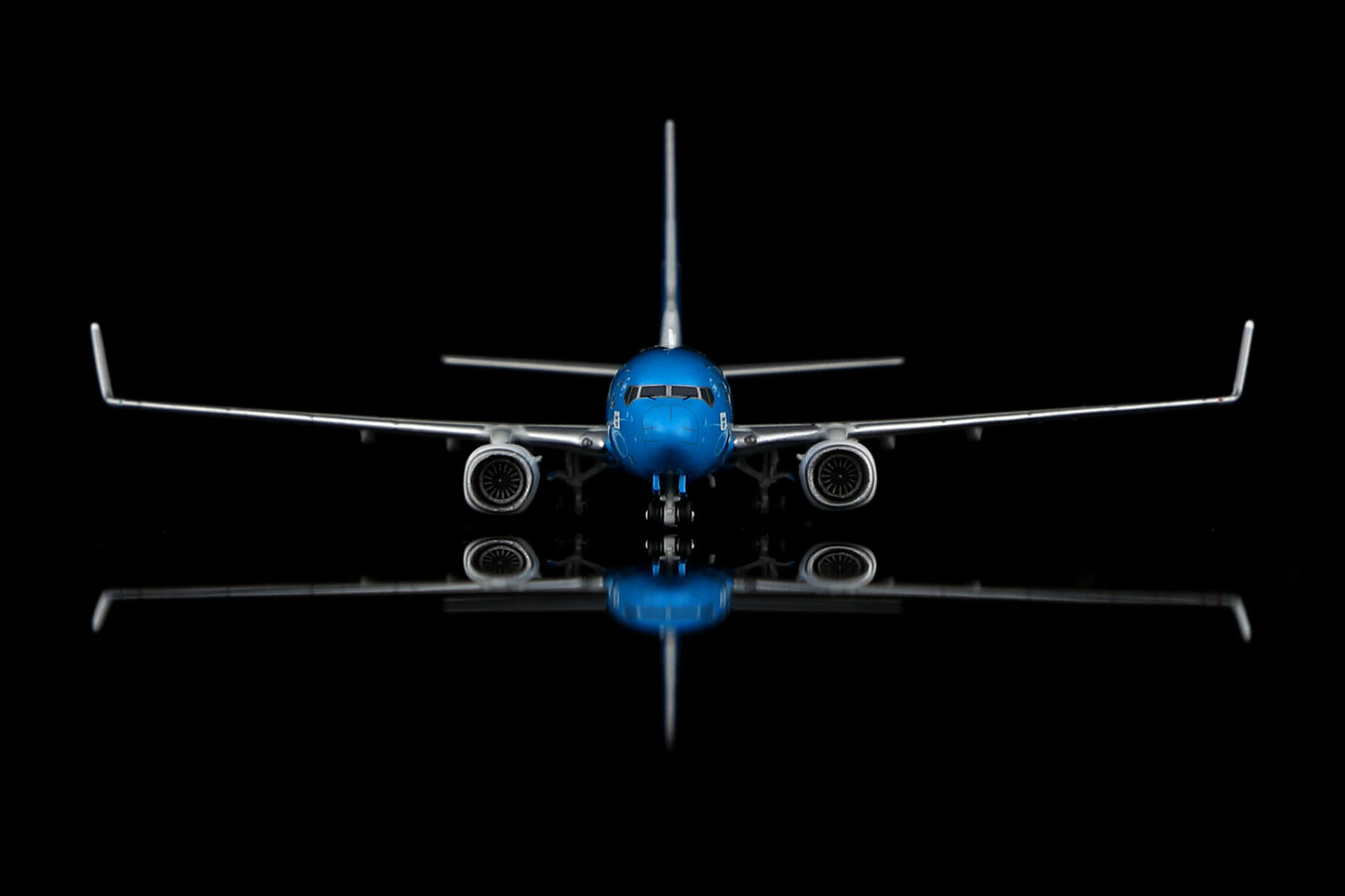 Xiamen Airlines Boeing 737-800 B-5656 Standard Version