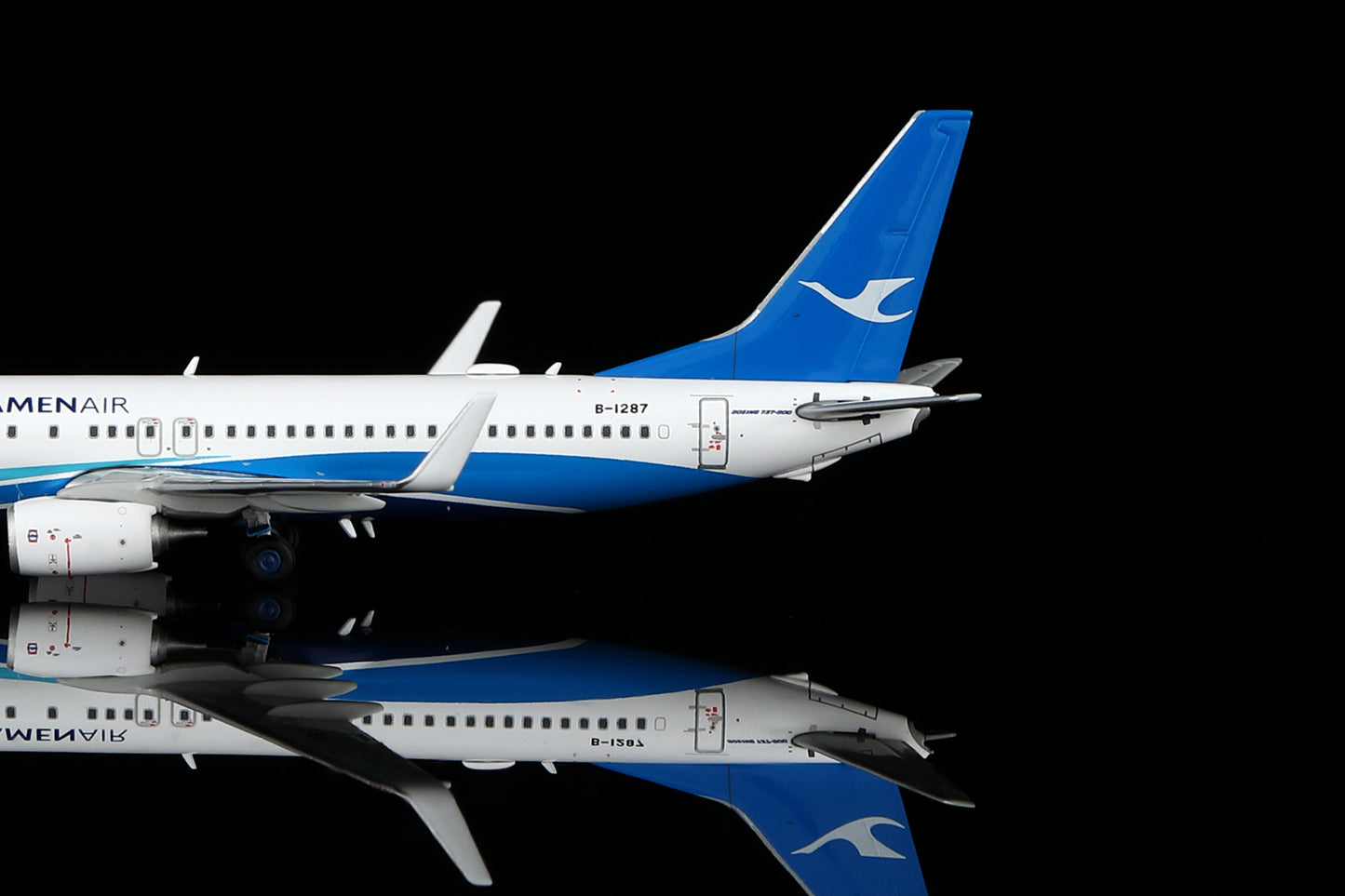 Xiamen Airlines Boeing 737-800 B-1287 Standard Version