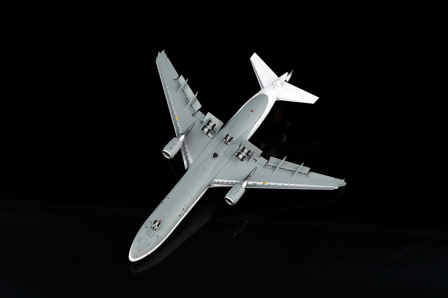 Lufthansa MD-11 D-ALCD Old Painting Flap-down