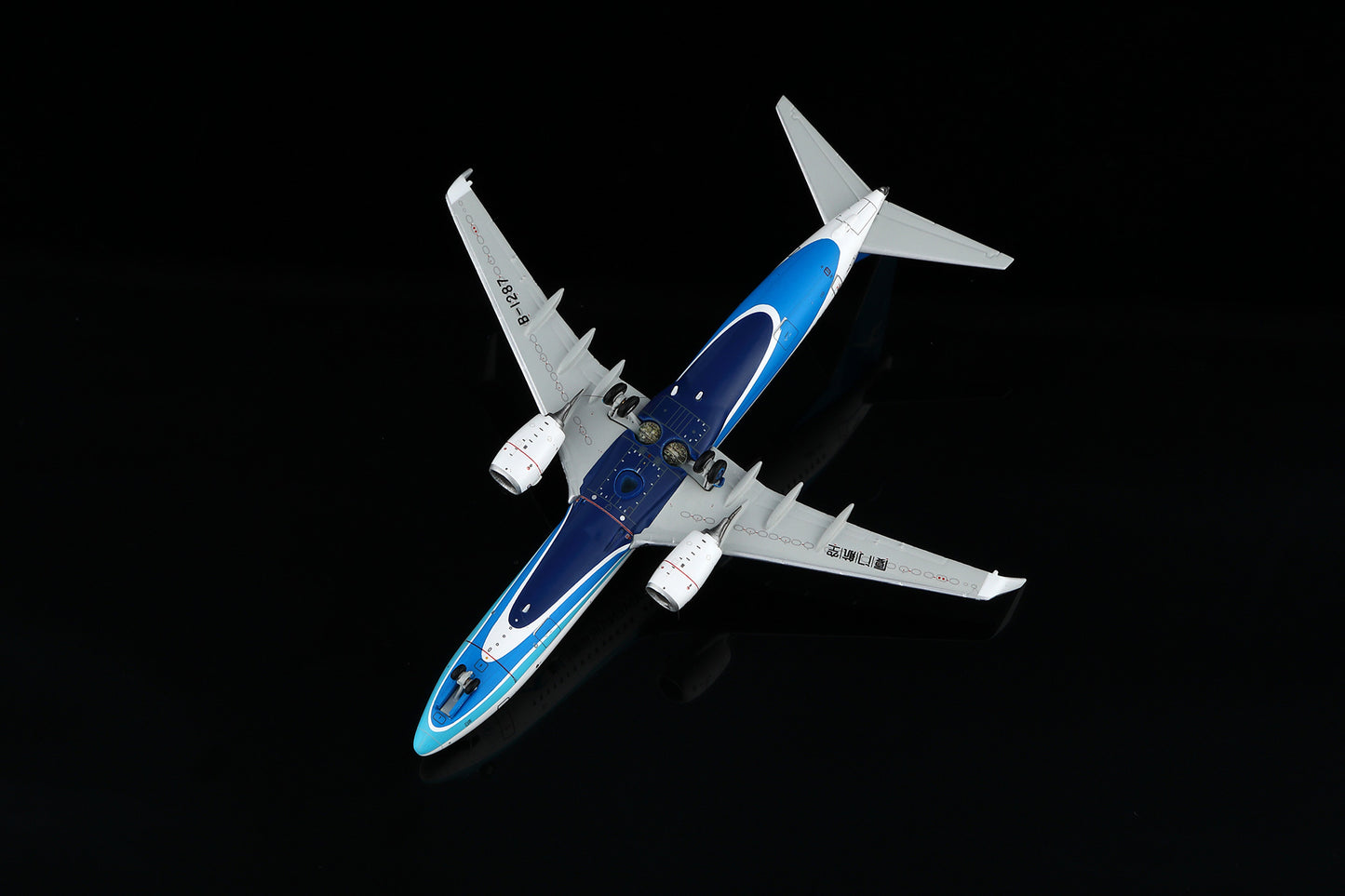 Xiamen Airlines Boeing 737-800 B-1287 Standard Version