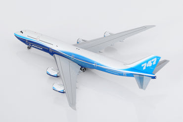 1/400 Boeing Company B747-8 Blue "House livery" B631001