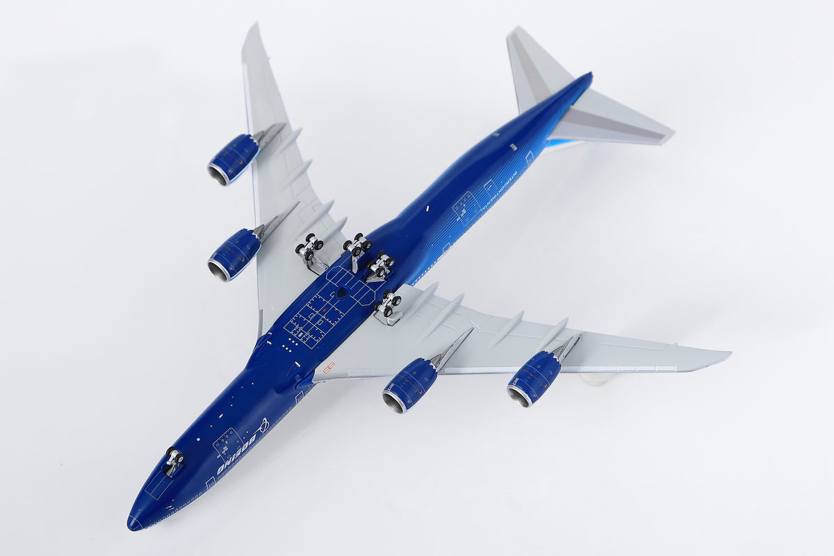 1/400 Boeing Company B747-8 Blue "House livery" B631001