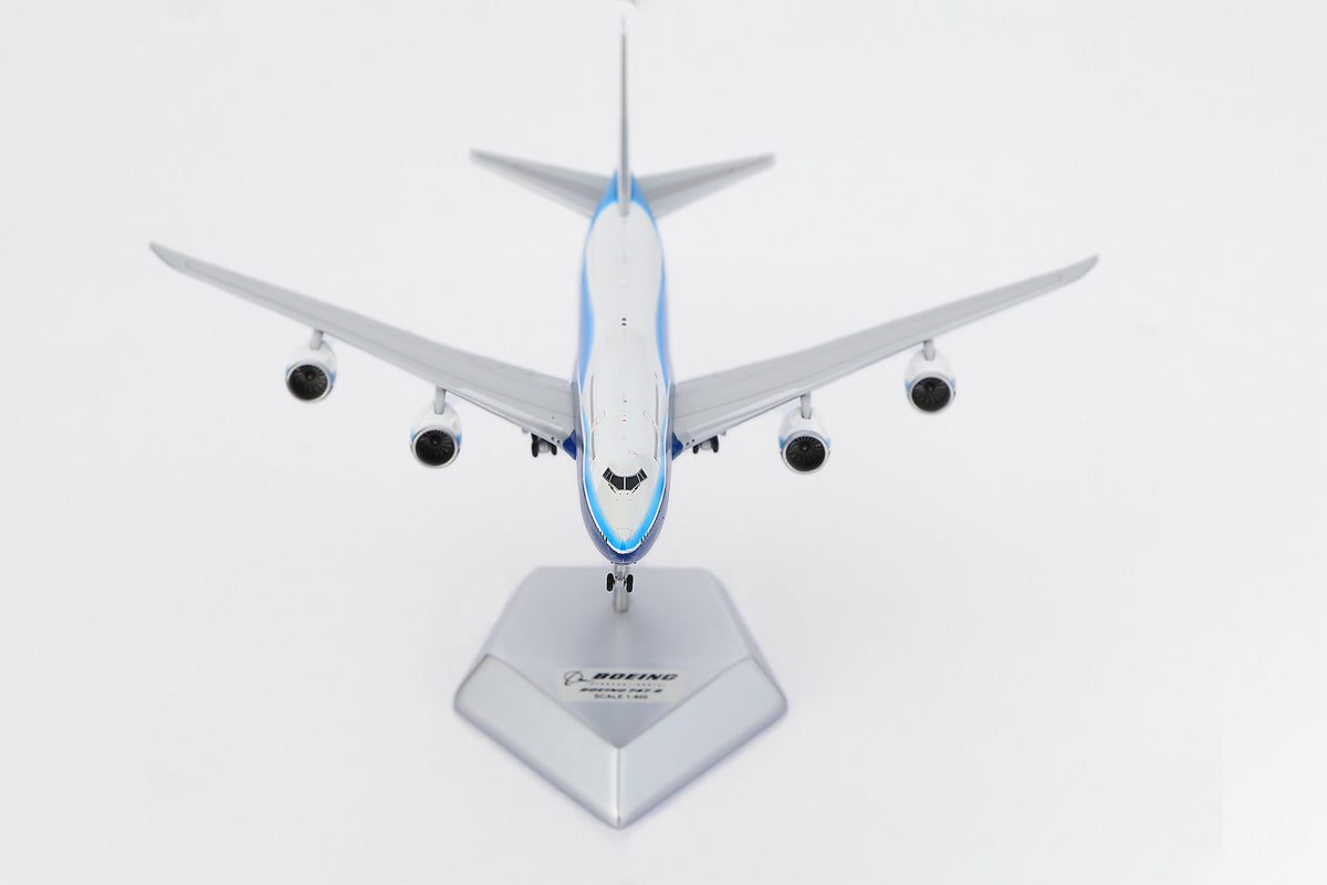 1/400 Boeing Company B747-8 Blue "House livery" B631001