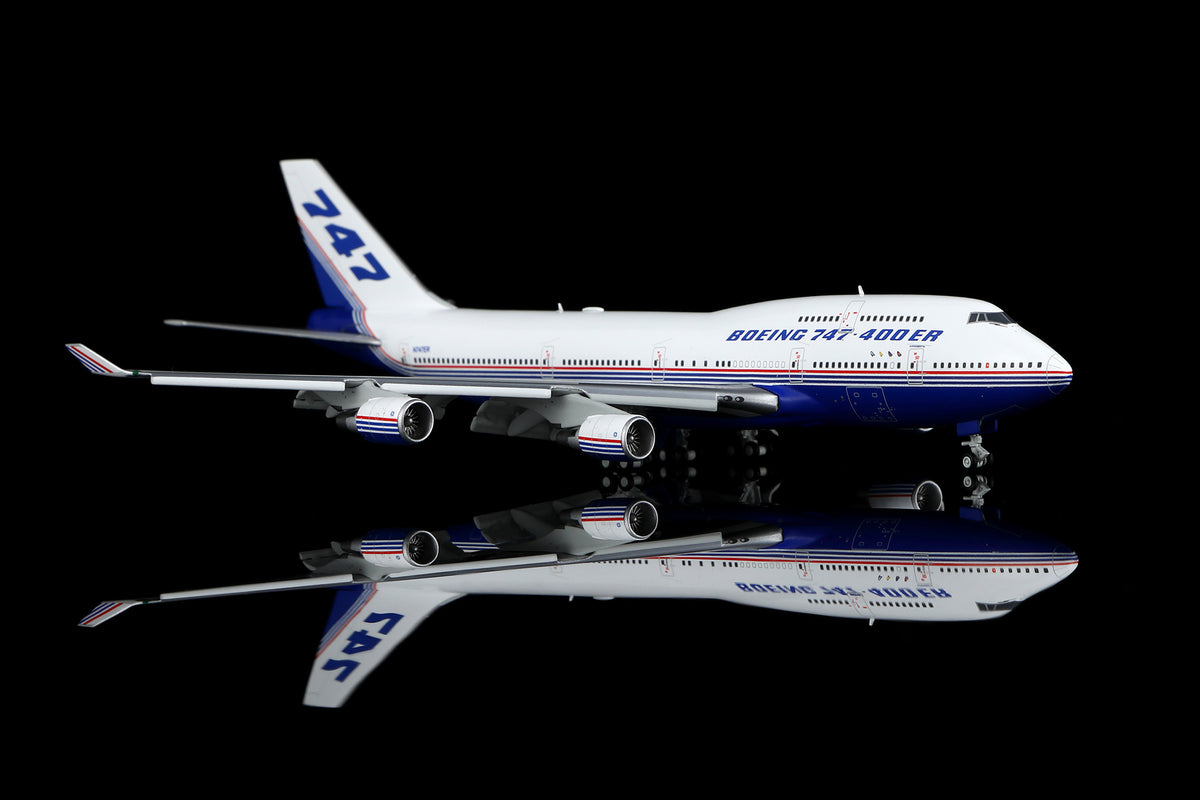 Boeing 747-400 Boeing Company N747ER B611601F Flaps Down