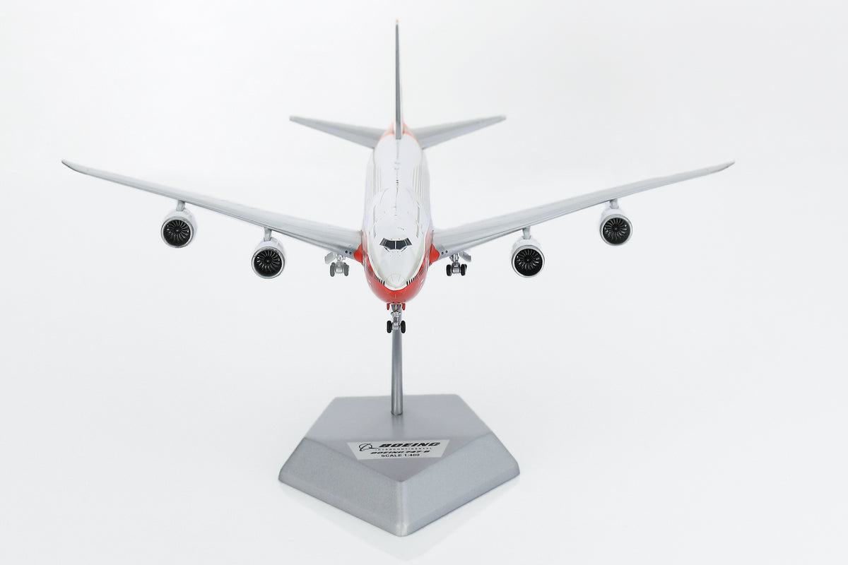 1/400 Boeing Company B747-8 Red "House livery" B631002