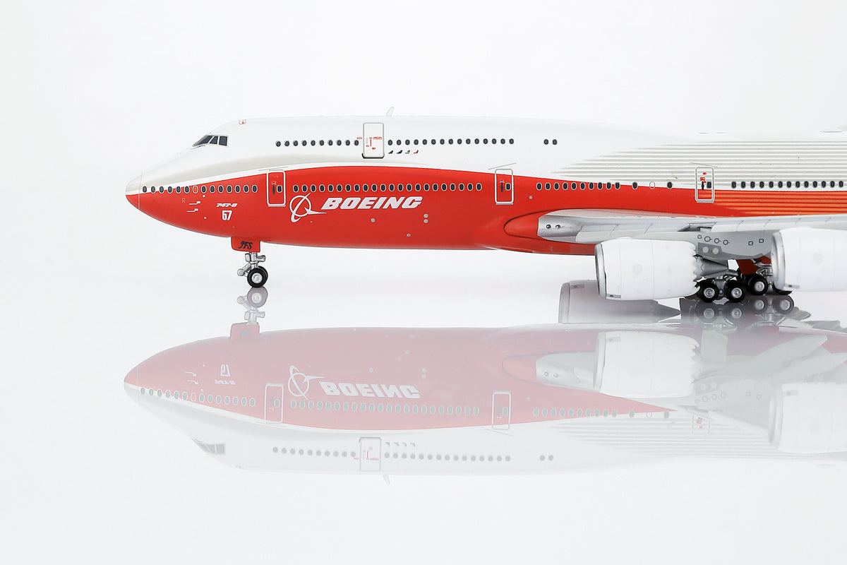 1/400 Boeing Company B747-8 Red "House livery" B631002F Flaps Down