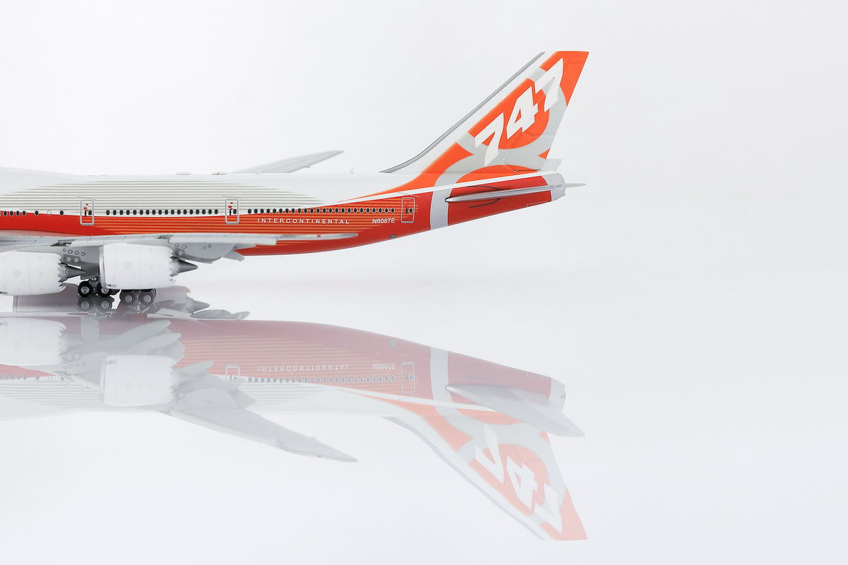 1/400 Boeing Company B747-8 Red "House livery" B631002F Flaps Down