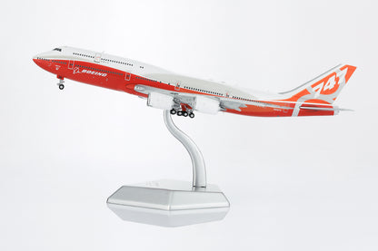 1/400 Boeing Company B747-8 Red "House livery" B631002F Flaps Down