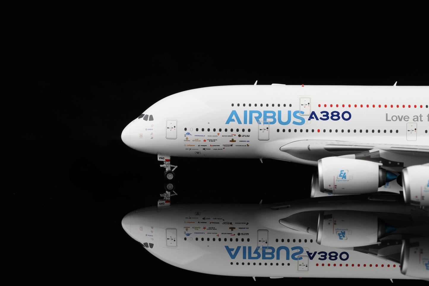 Airbus A380 F-WWDD House Color"Love at First Flight"