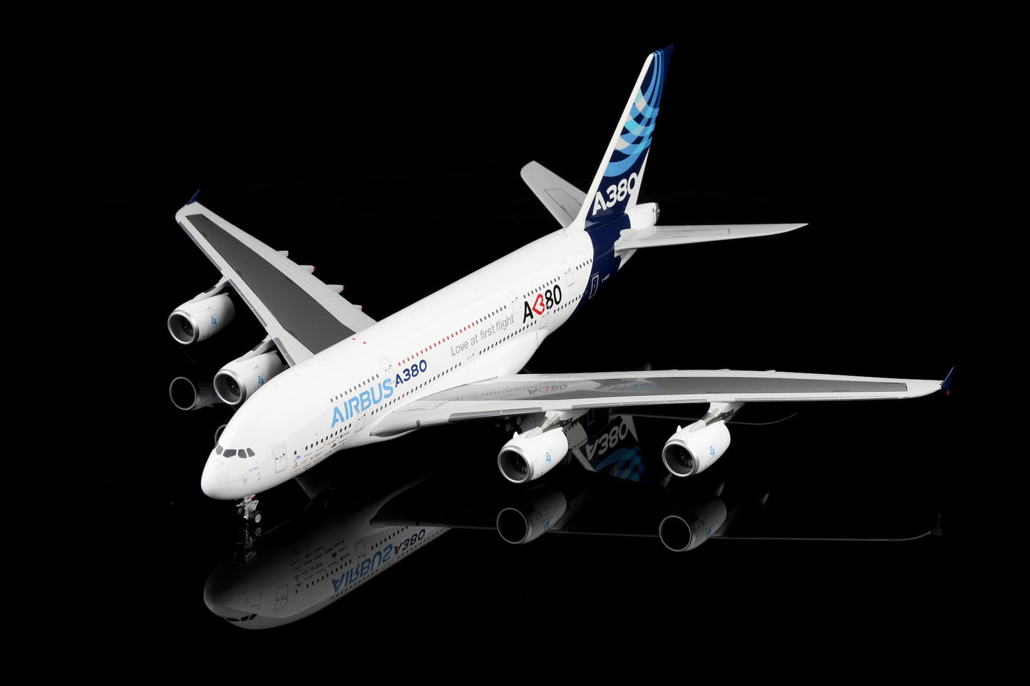Airbus A380 F-WWDD House Color"Love at First Flight"