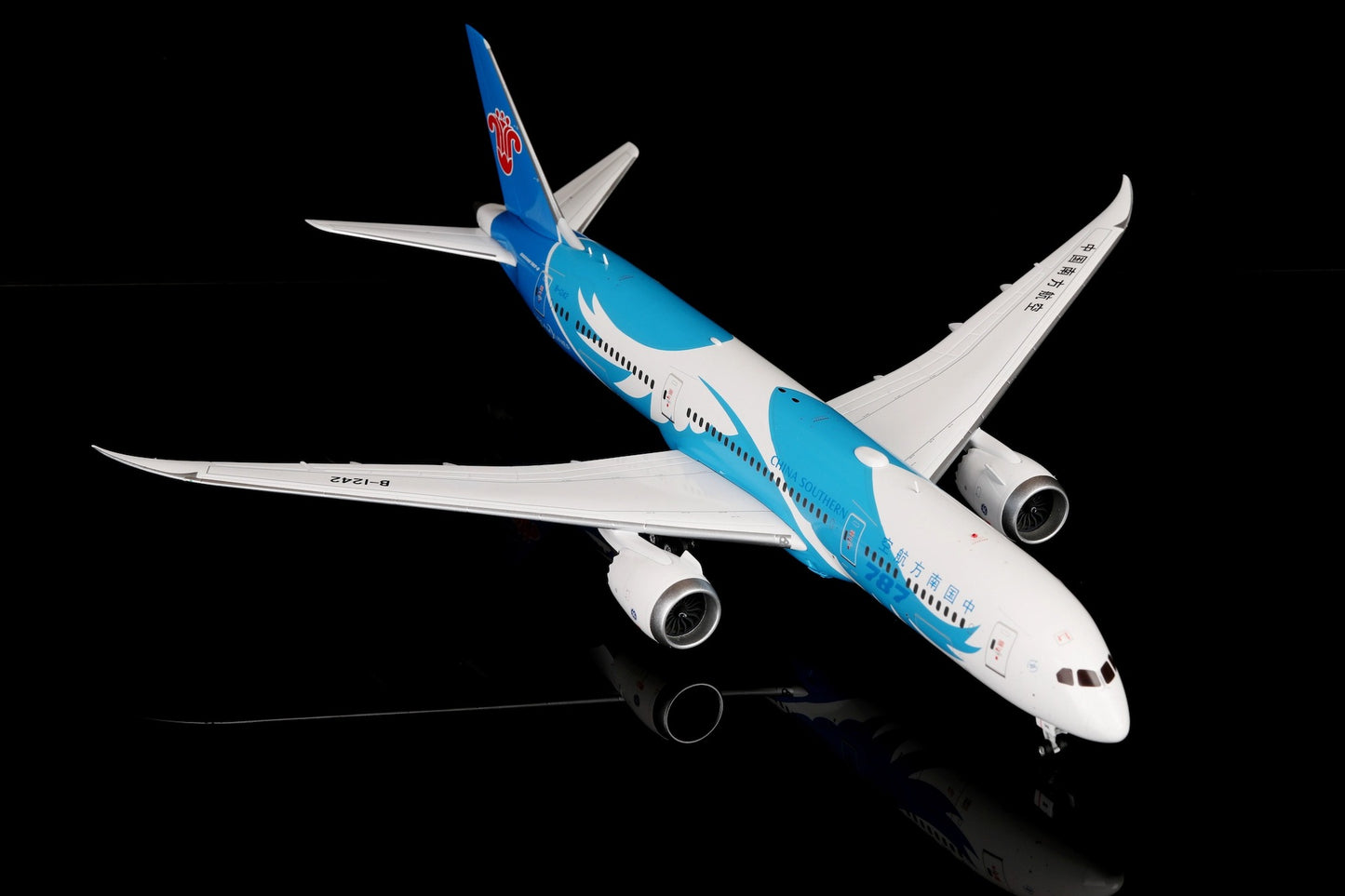 China Southern Airlines B787-9 B-1242 "Dreamliner"