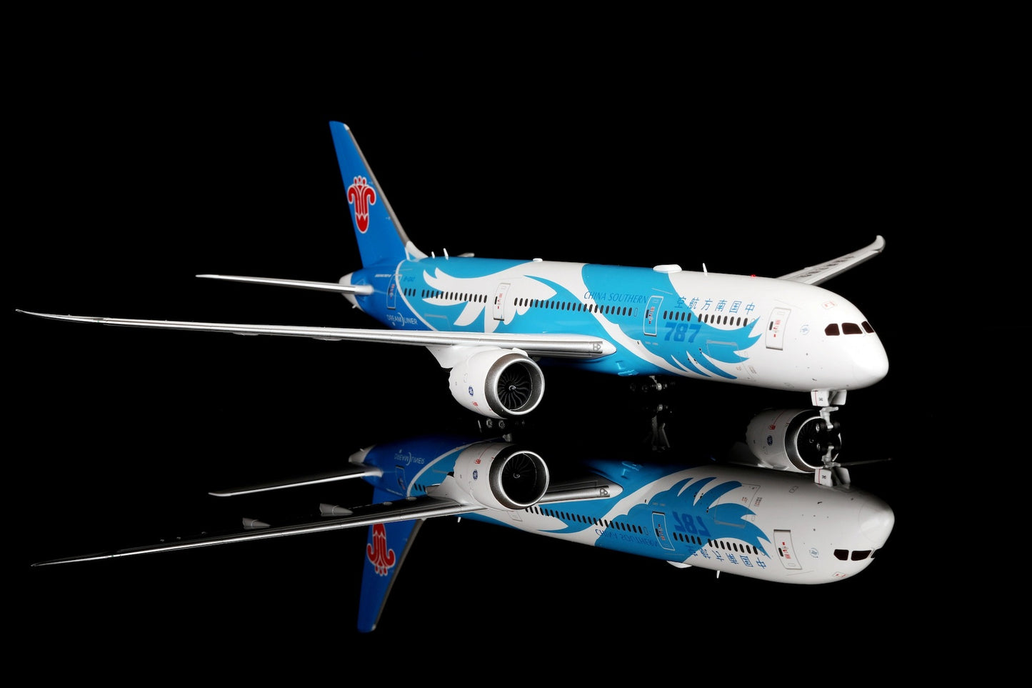 China Southern Airlines B787-9 B-1242 "Dreamliner"