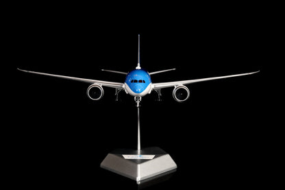 Xiamen Airlines B787-9 B-1356 "United Nations GOAL Livery"