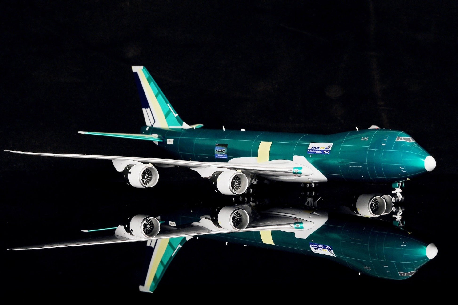 Atlas Air B747-8F N863GT Assembly Colors