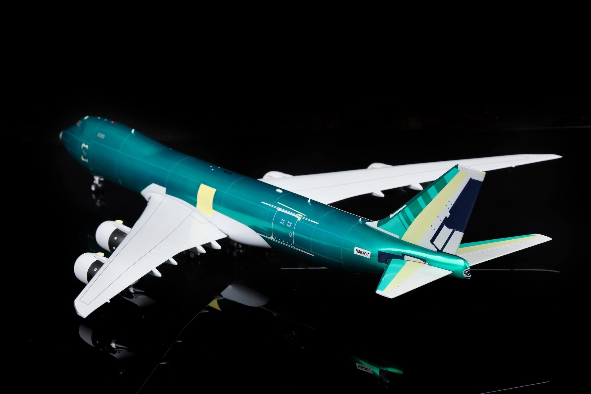 Atlas Air B747-8F N863GT Assembly Colors