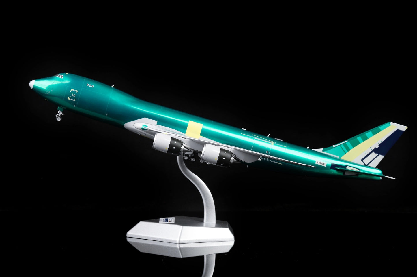 Atlas Air B747-8F N863GT Assembly Colors