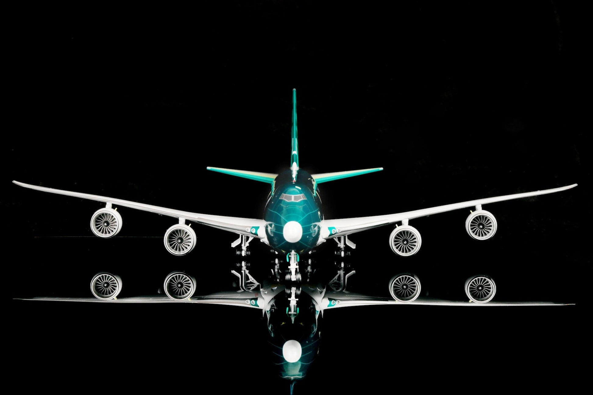 Atlas Air B747-8F N863GT Assembly Colors