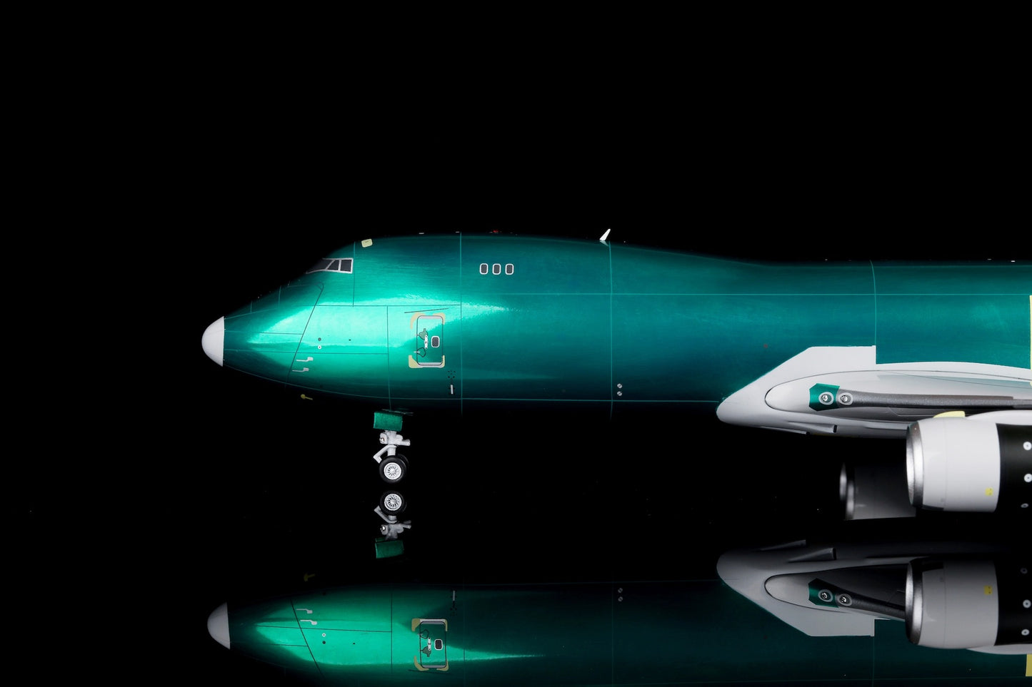 Atlas Air B747-8F N863GT Assembly Colors